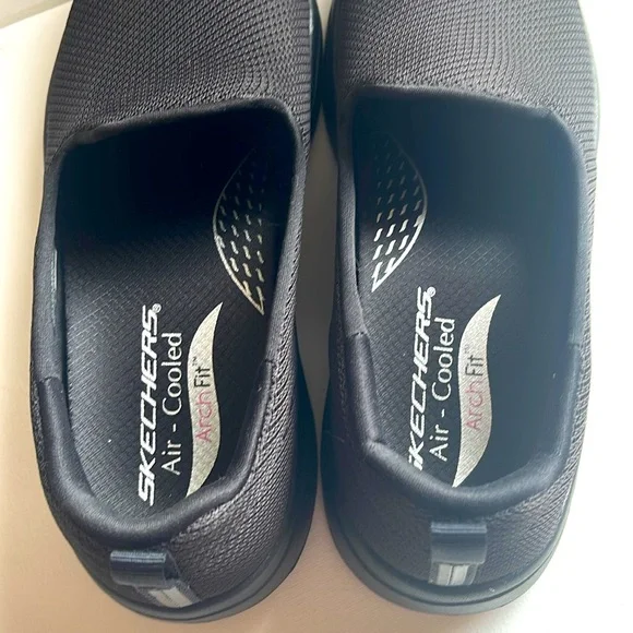 NWOT SKECHERS WOMENS AIR COOLED ARCH FIT BLACK SNEAKERS 8.5 - Picture 11 of 13